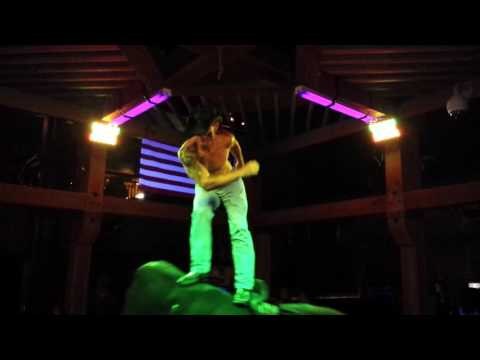 Cowboy Shows Off Two-Step While on Mechanical Bull