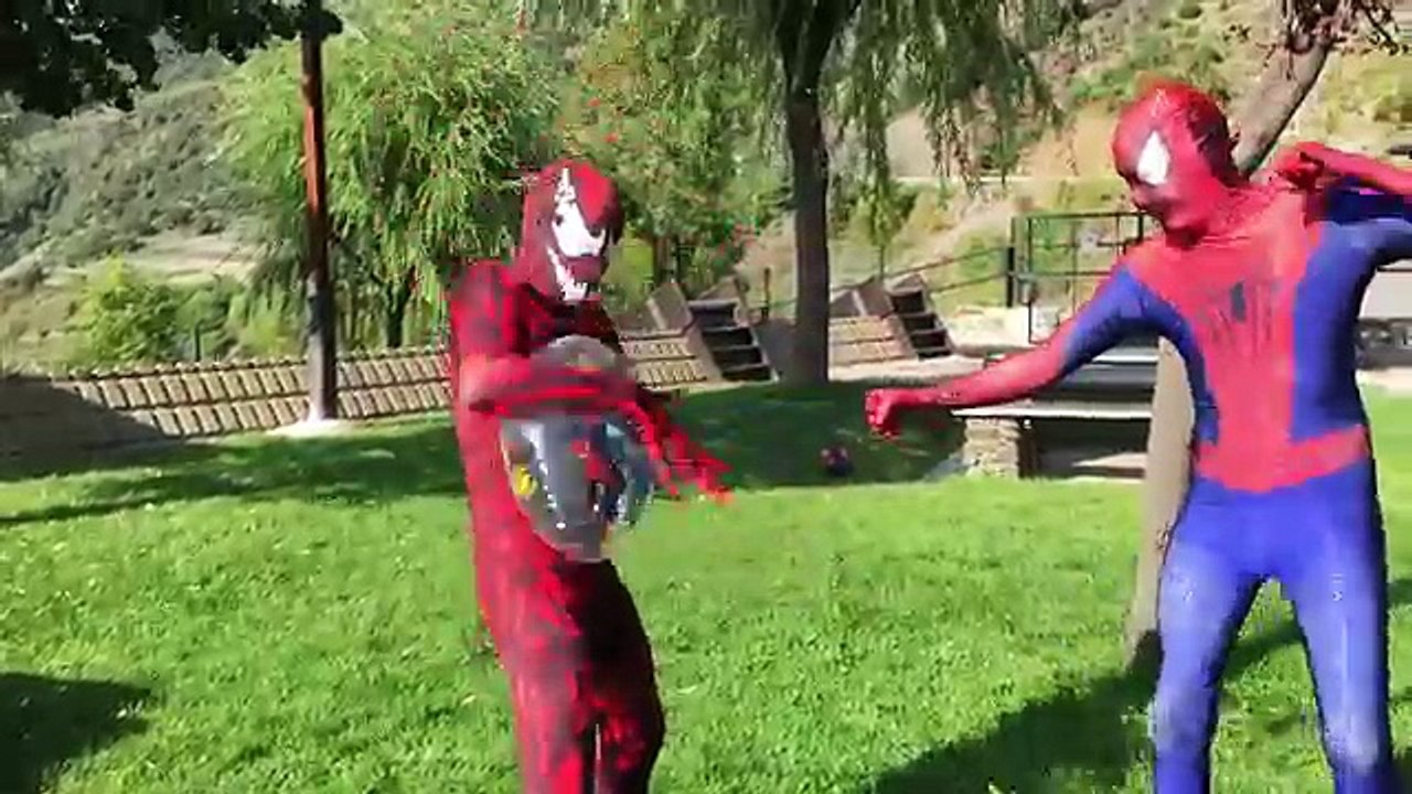 Spiderman vs Carnage - Funny Fight at Playground - Fun Superhero Movie in Real Life