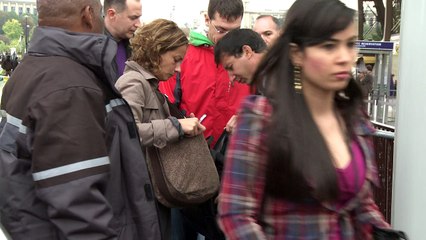 Torre Eiffel reabre após cinco dias de greve