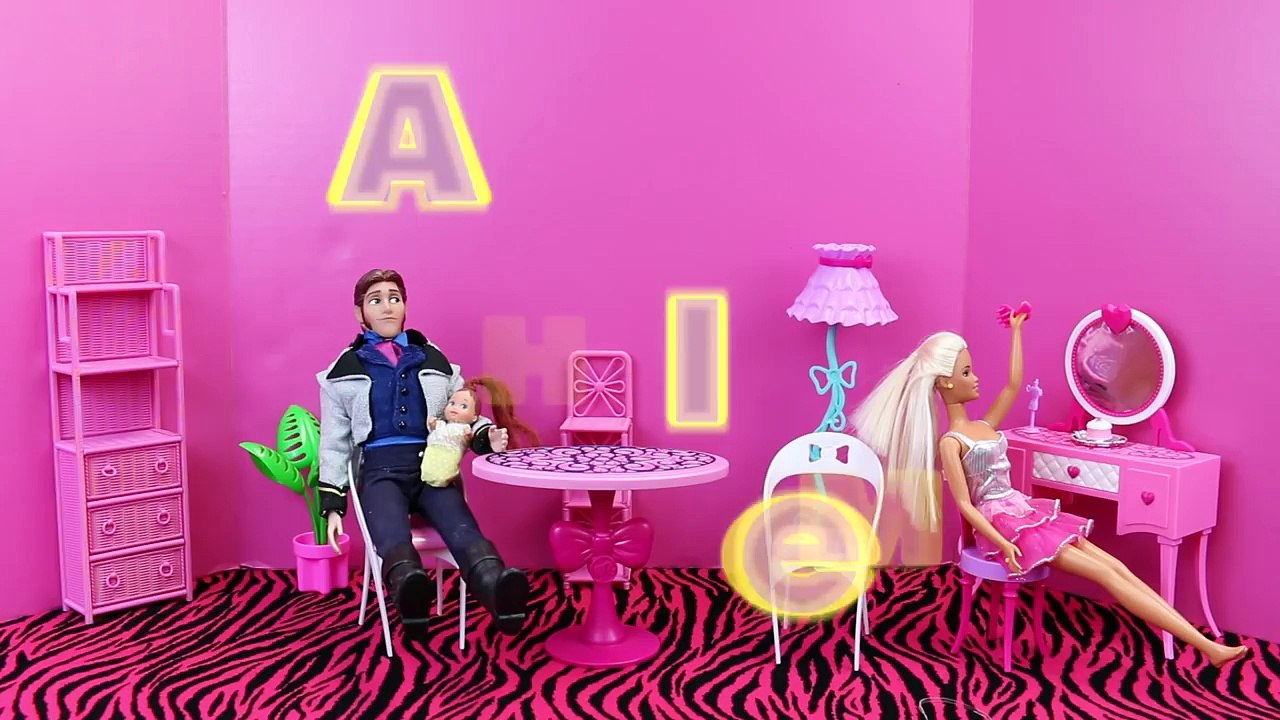 Barbie HAIR ATTACK!!! Disney Princess Party Frozen Elsa, Hans, Ariel, Tangled Rapunzel DisneyCarToys