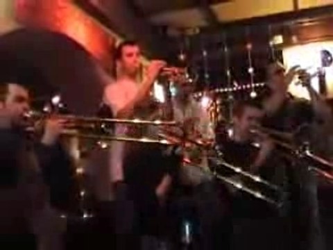 Fanfare God Save The Cuivres au Bar Le Breughel à Toulouse