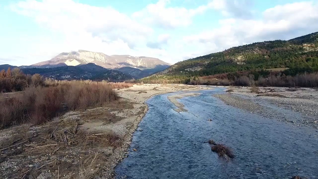 Alpes-de-Hautes-Provence : La vallée de la Bléone et Digne by drone