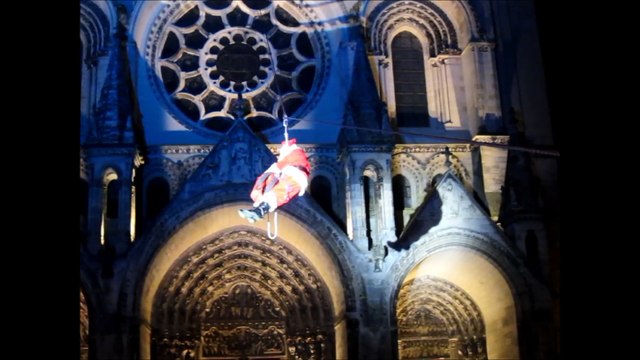 A Laon, le père Noël descend vraiment du ciel