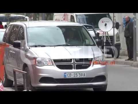 Prokurori amerikan takim me kryeprokurorin Llalla