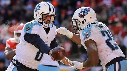 Mariota shovels it to Murray for a 12-yard catch and run