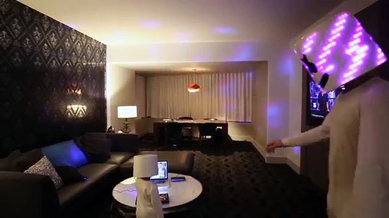 Marshmello surprises 3 year old Lethan, who dressed like him for Halloween