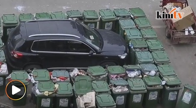 Gara-gara pakir sesuka hati, kereta dikelilingi tong sampah