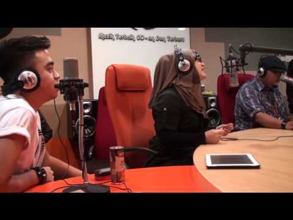 Sesaat Kau Datang by Ramlah Ram feat SleeQ (Live Version) @ Breakfast Suria Radio SuriaFM