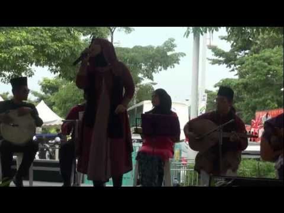 Penawar Rindu (Live) by Ramlah Ram @Karnival Wo...