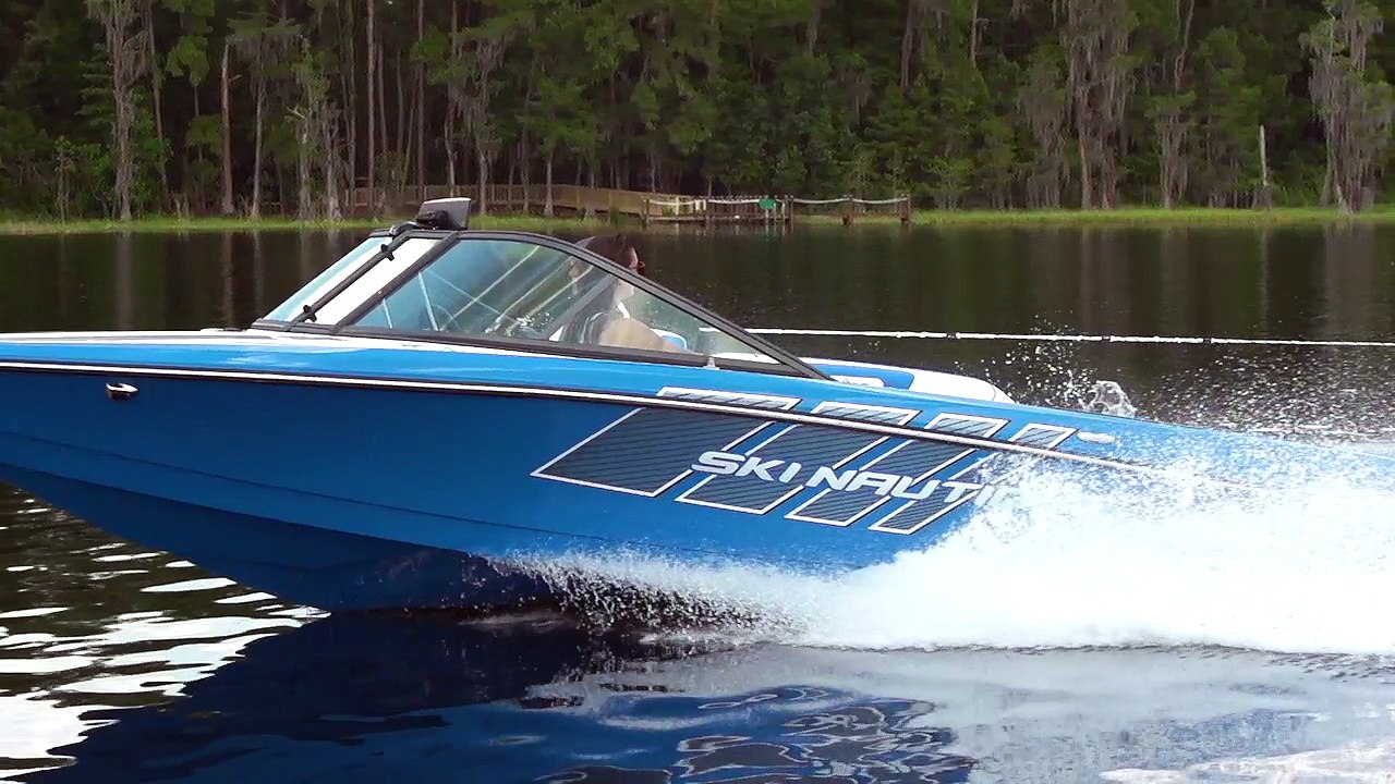 2017 Ski Nautique 200 Closed Bow - Waterski Review