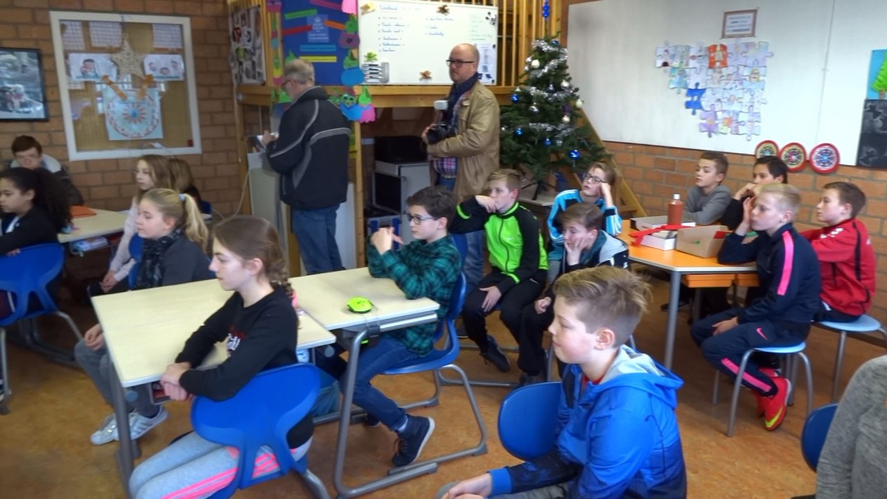 Wethouder Dijkman reikt prijs ideeënwedstrijd uit - basisschool het Anker / Spijkenisse 2016