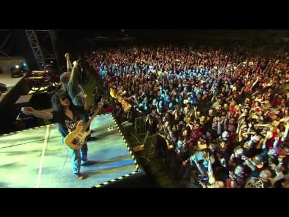 Konsert 2 Raksaksa Sweet Charity - Kamelia (Official Video)