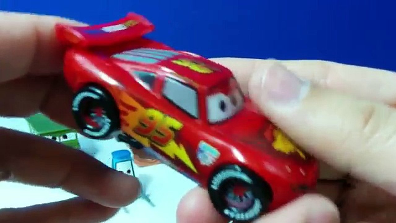 6 Disney Pixar Cars Pit Crew Figurine Playset - Lightning McQueen Sarge Luigi