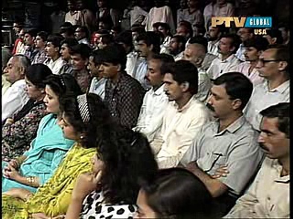 Sano ik Pal Chain Na Aawe by Nusrat Fateh Ali Khan