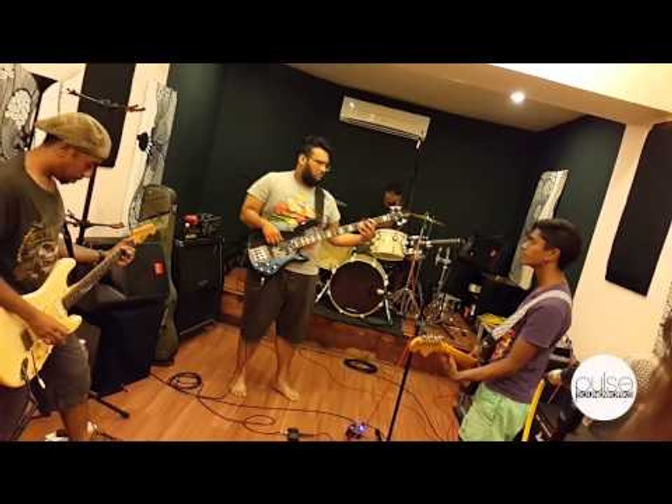 PULSE SESSIONS : HARD CANDY "DANCE AROUND THE FIRE"