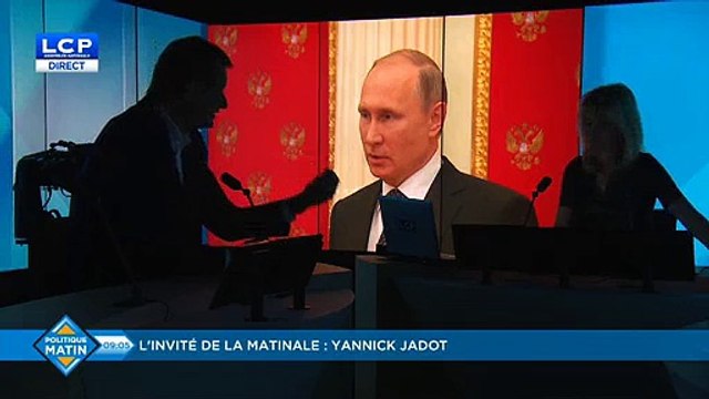 Yannick Jadot fait son interview dans le noir après une coupure de courant sur LCP - Regardez