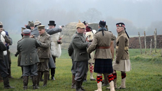 Comines-Warneton: reconstitution de la fraternisation en 1914 entre Allemands et Anglais