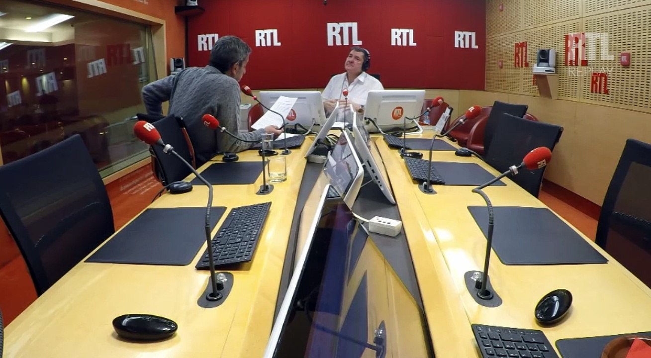 Michel Cymes : "Ni haute altitude, ni plongée sous-marine pour les femmes enceintes"