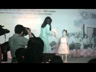 Kau Kunci Cintaku Di Dalam Hatimu (Live) Ramlah Ram @ Karnival Puteri UMNO Pandan 2007