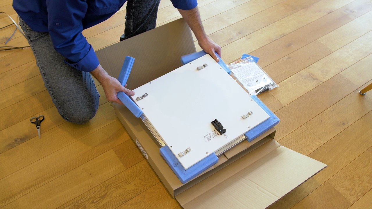 Montage und Installation einer Vitramo Infrarotheizung Baureihe VH an der Decke | Deckenmontage der Infrarotheizung