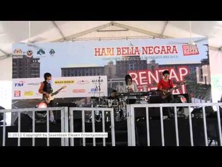 Persembahan Live @ Hari Belia Negara 2012 iamNEETA - Jatuh Cinta