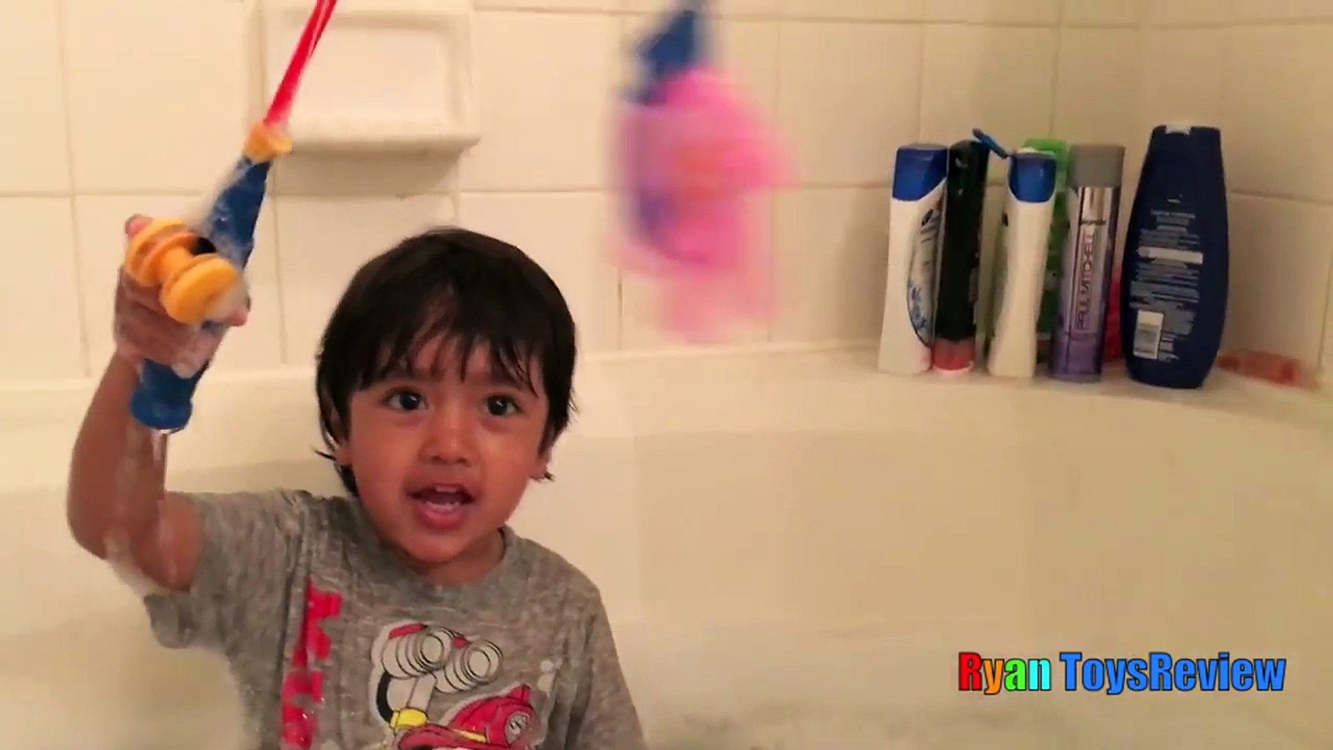 ⁣Eggs Surprise Toys Challenge Fishing in Bath Tub Disney Cars Toys Lighting McQueen Ugglys Pet Shop