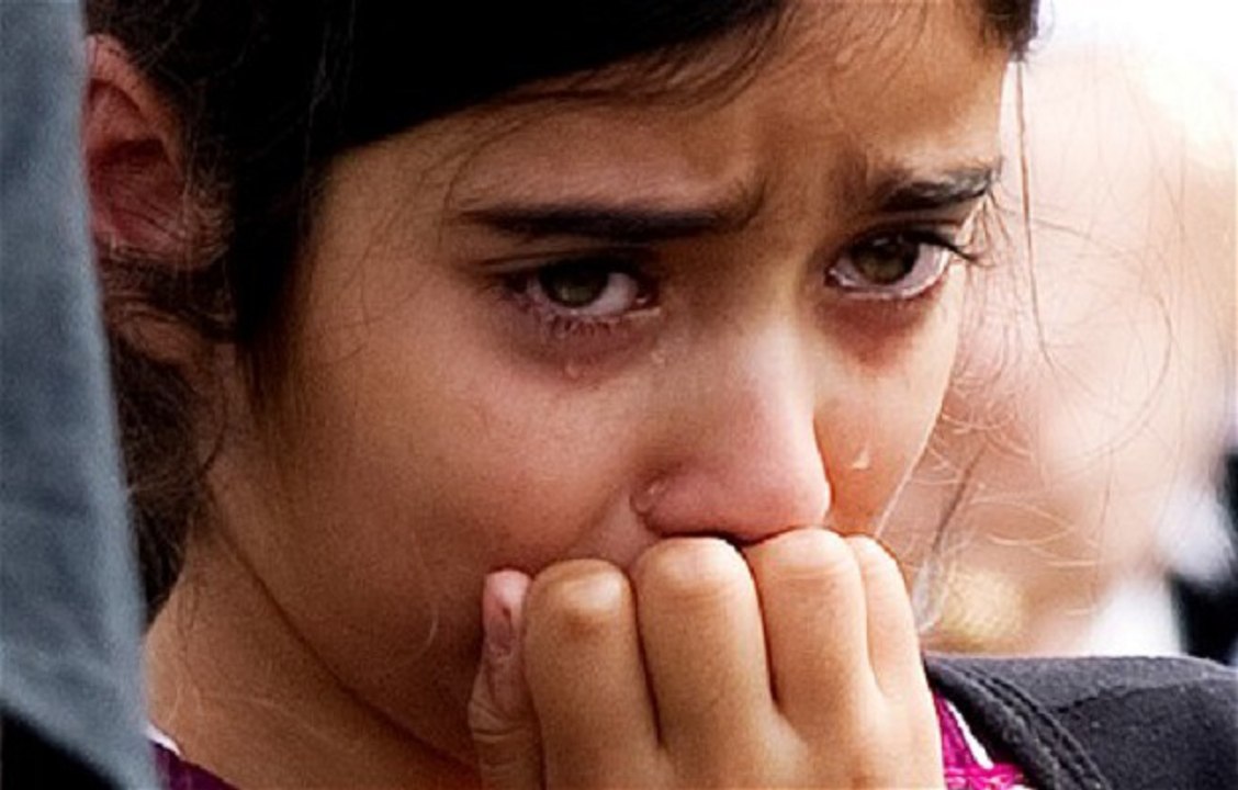 Very Emotional Naat Make You Cry By a Girl