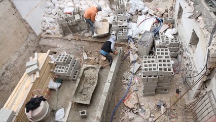 حملة "فلنشعل قناديل صمودها" تواصل ترميم منازل المقدسيين