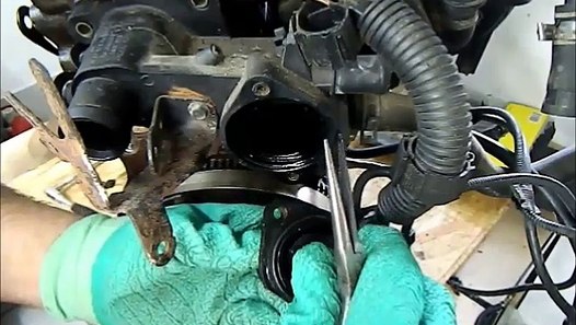 How to replace VW POLO 6N thermostat - video dailymotion