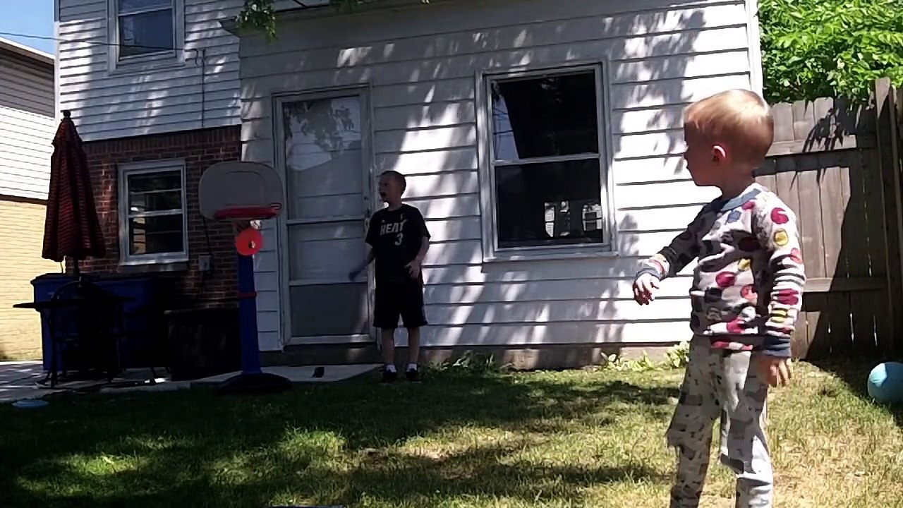 Amazing Trick Shots by a Three Year Old - That's Amazing