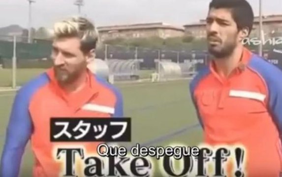 Leo Messi et Luis Suárez face à des drones