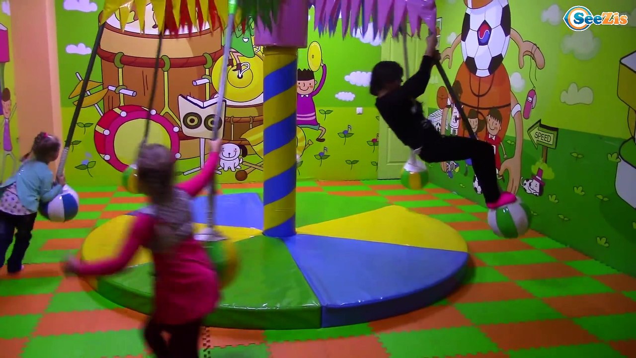 VLOG Ярослава и Рита в Развлекательном Центре Играем с Куклой Amusement Center Kids Video
