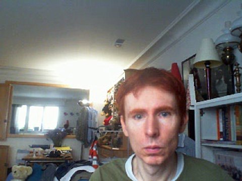 Wiwi égratigne si seulement des Chaussettes Noires