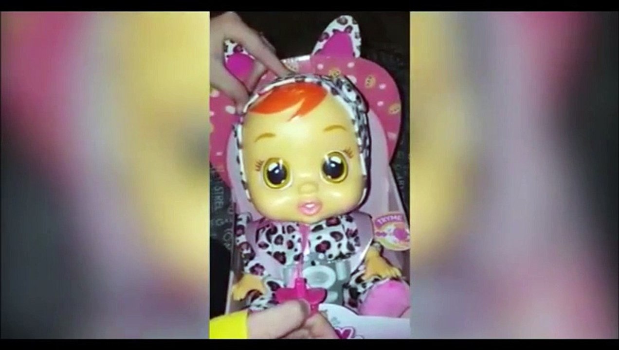 Cette poupée pour enfants fait des sons un peu chelou... En mode film pour adulte