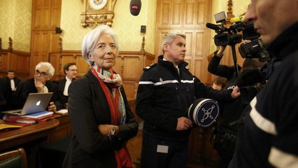 La Justicia declara culpable de "negligencia" a Lagarde en el caso "Tapie" pero la dispensa de toda condena