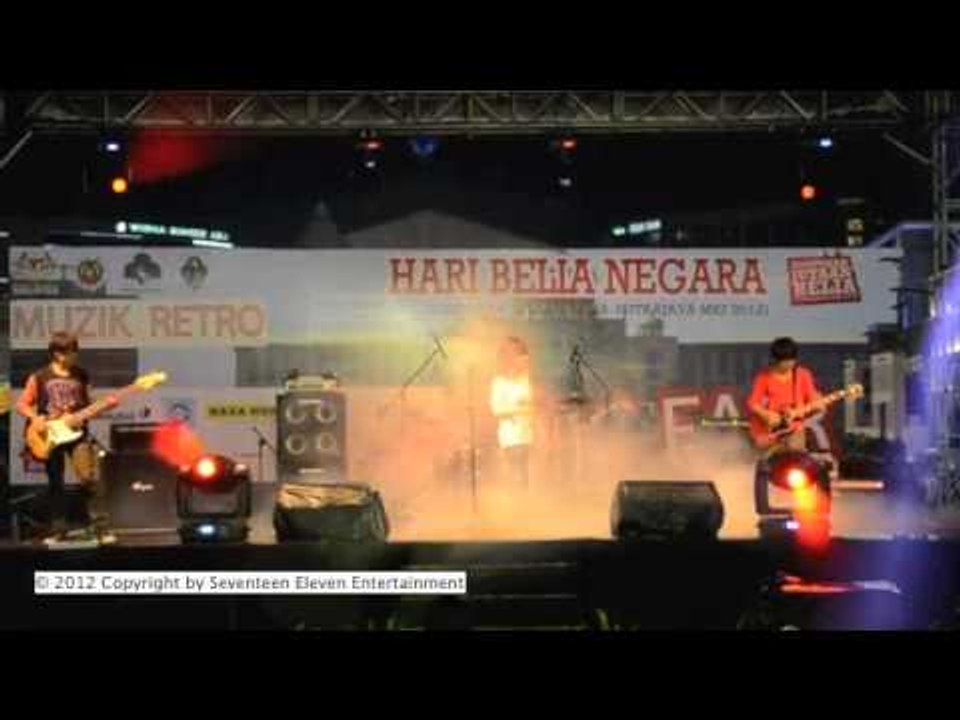 Persembahan Live @ Hari Belia Negara 2012 iamNEETA - Eyes Open (cover)