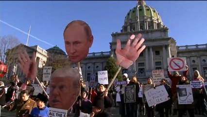 "Votez avec votre conscience" : des manifestants anti-Trump défilent le jour de vote des grands électeurs