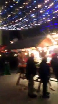 Грузовик врезался в толпу на рождественском рынке в Берлине