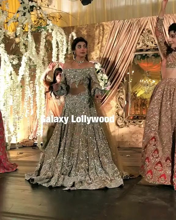 Mawra Hocane and Urwa Hocane dancing on Luv Letter at the Urwa Hocane & Farhan Saeed Wedding Reception in Lahore