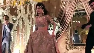 Mawra Hocane Heating Up the Dance Floor Urwa Hocane And Farhan Saeed Wedding Reception