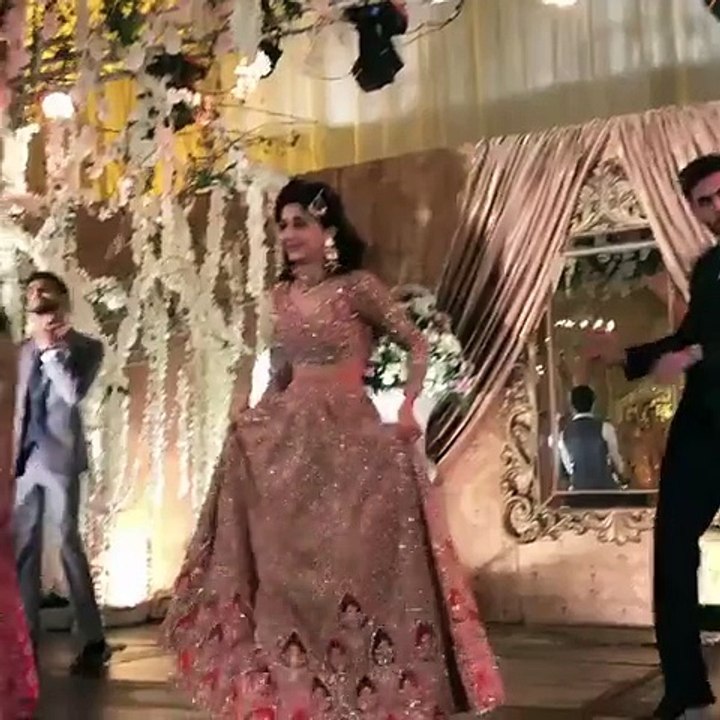 Mawra Hocane Heating Up the Dance Floor Urwa Hocane And Farhan Saeed Wedding Reception