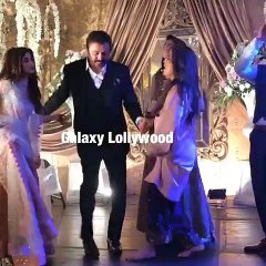 Resham and Noman Ejaz Do a Little Dance Number at the #UrwaFarhan Wedding Reception in Lahore