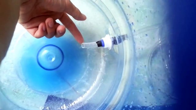 Chế quạt thường thành quạt phun sương giá rẻ -chống nóng mùa hè