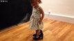 Elle a trouvé les chaussures de Flamenco de maman et se met à danser comme elle. Adorable...
