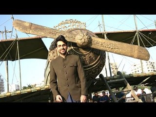Ayushmann Khurrana Flies A Vintage Plane At Versova Beach To Promote 'Hawaizaada'