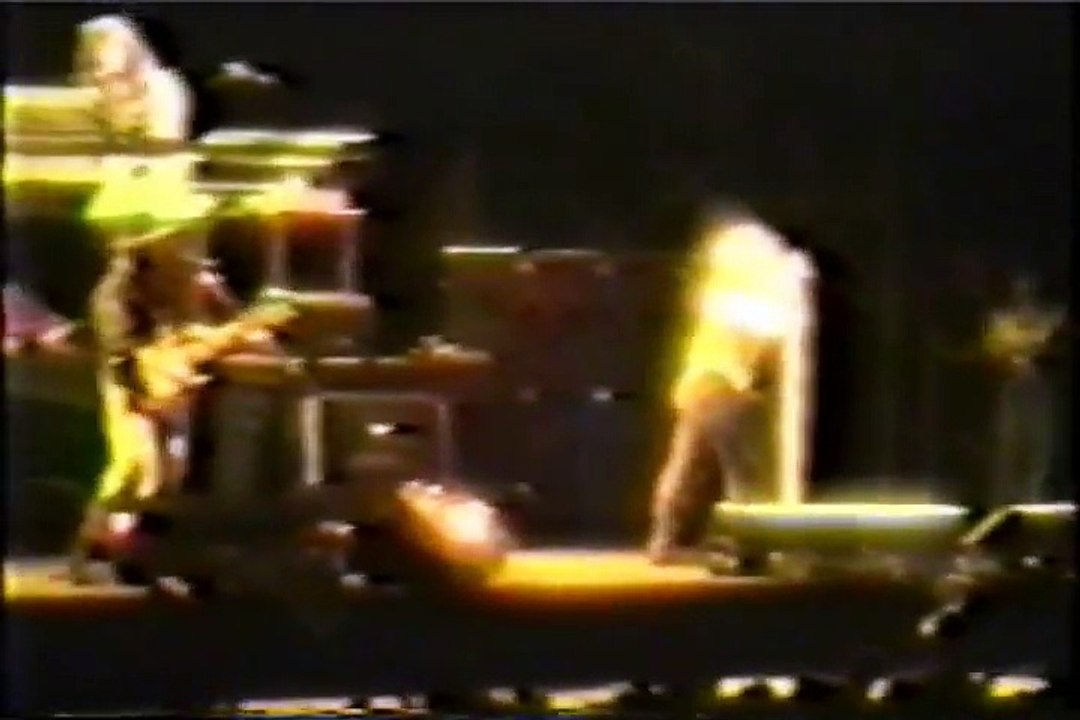 Bon Jovi - With a little help from my friends (live) - 1993 (480p_30fps_H264-128kbit_AAC)