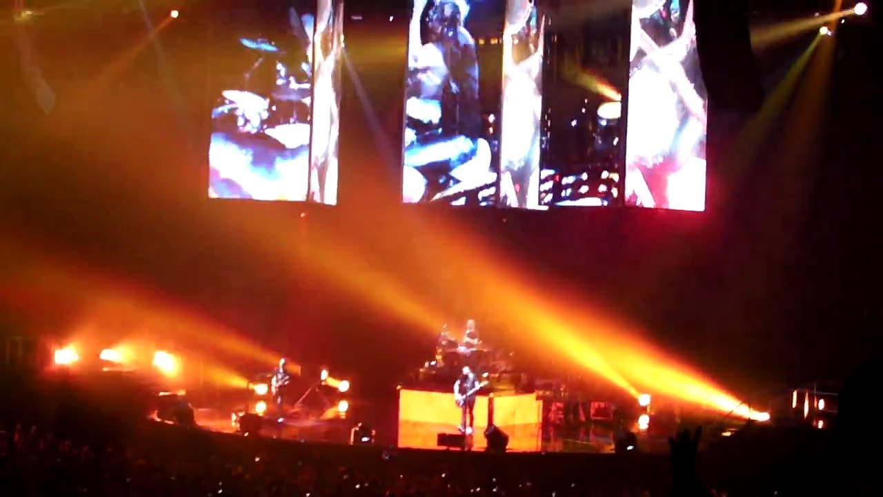Muse - MK Ultra, Madrid Palacio de los Deportes...