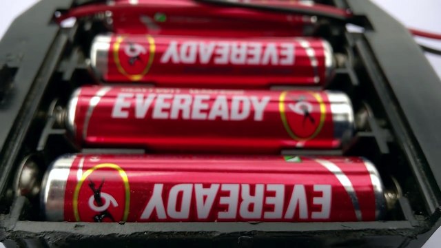 Dual Flashing LED Circuit using 555 timer on breadboard - Basic electronics Projects - YouTube