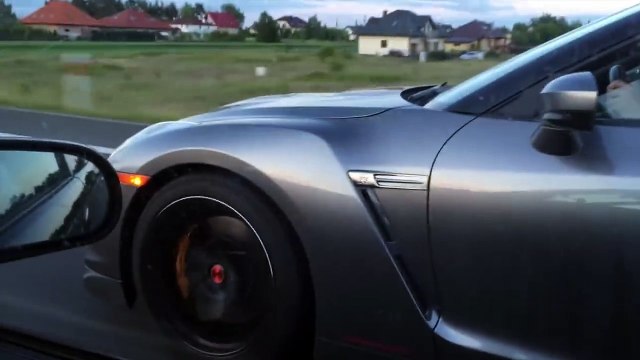 HONDA Civic EK4 swap K24 + GT35 (450hp) vs NISSAN GT-R R35 NISMO (600hp)...