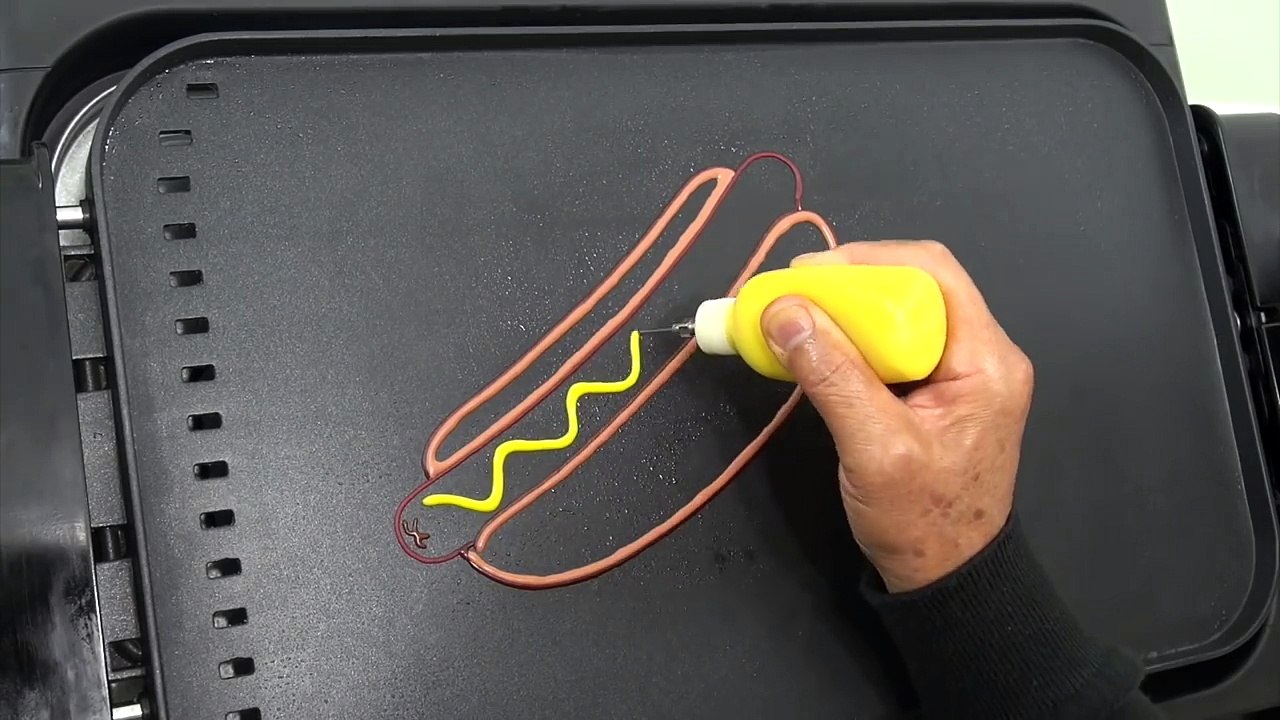 PANCAKE HOT DOG by Tiger Tomato